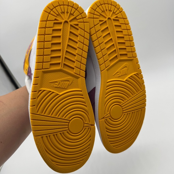 NEW Nike Air Jordan 1 Retro High OG Mens US 9.5 - Picture 7 of 10